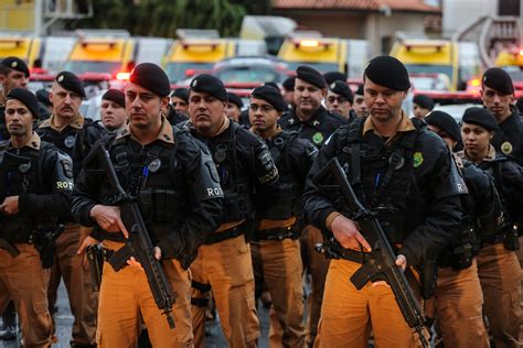 Polícia .